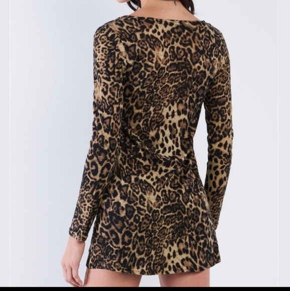 Button Down tunic dress in Leopard - Picture 3 of 5